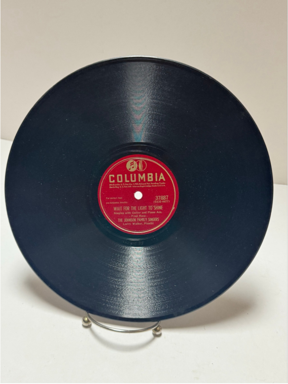 Columbia shellac 78 Rpm Record The Johnson Family Singers The Old Family Bible